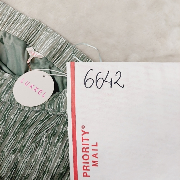 Luxxel Green Cropped Blouse & Wide Leg Pants Set 5599 & 6642 - Picture 13 of 13